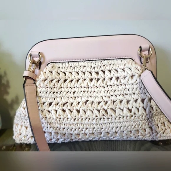 GUESS new!Liguria braided frame clutch/crossbody bag in pale pink with dust bag. - Picture 7 of 10